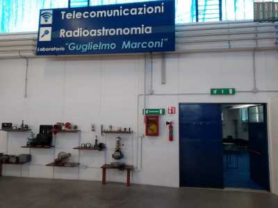 Mallardi � infatti il responsabile del laboratorio di Telecomunicazioni e Radioastronomia �Guglielmo Marconi� che ha permesso, tra le altre cose...